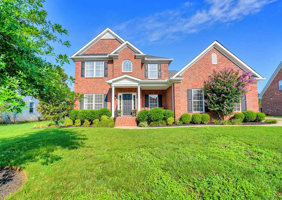 1st image of 1309 Saint Ives Ct