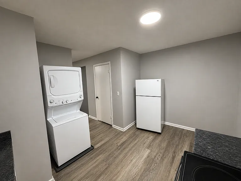 1235 Summit St #C — Photo 16