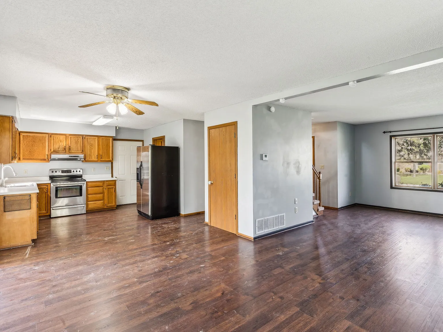 3 bed, 1440 sqft, $2,050 — Photo 2