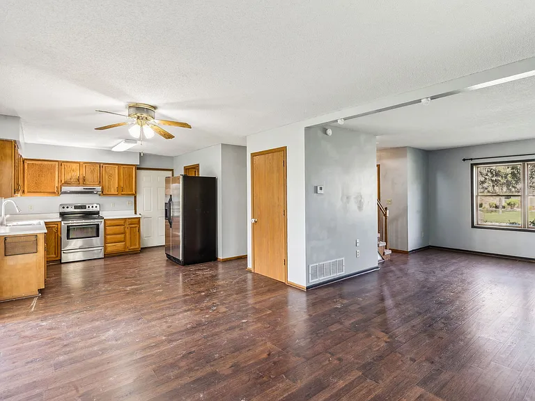 2357 Amy Ave — Photo 3