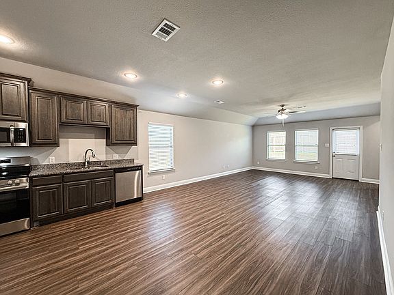 5th image of 6401 Graceland Dr