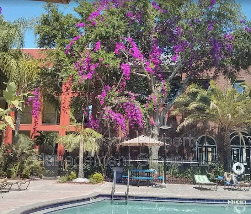 1 bed, 1.0 bath, 678 sqft, $1,495 — Photo 2