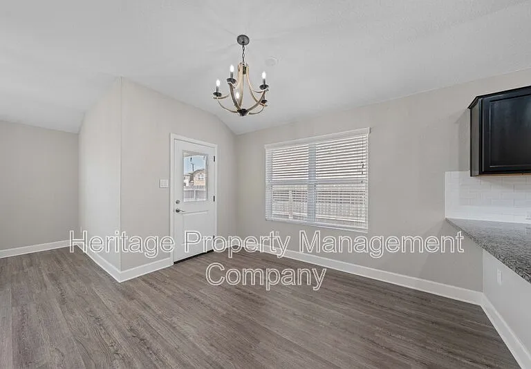 6083 Akin Cir — Photo 11