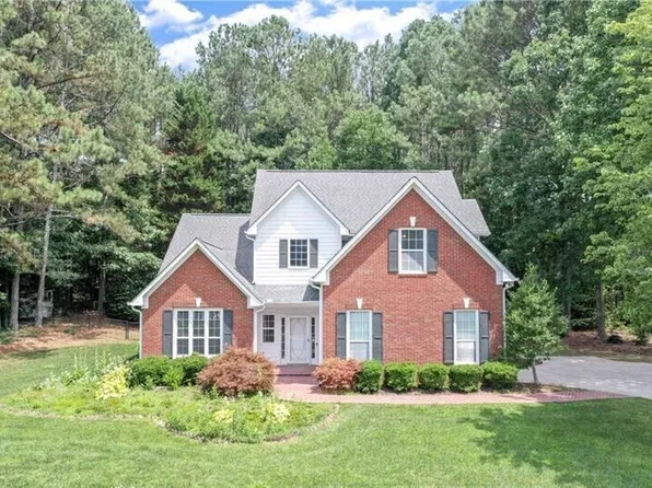 221 Meadows Ct, Dawsonville, GA 30534