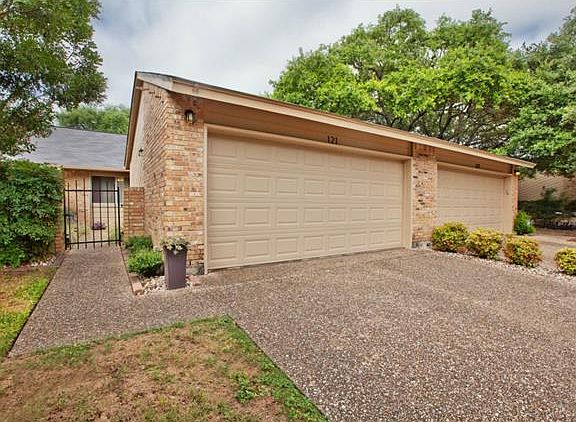 2nd image of 7211 Lakewood Dr APT 121