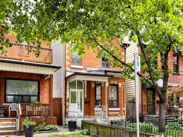 123 Robert St, Toronto, ON M5S 2K5