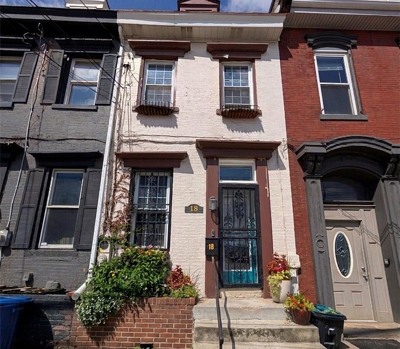 1st image of 18 1/2 S 13th St