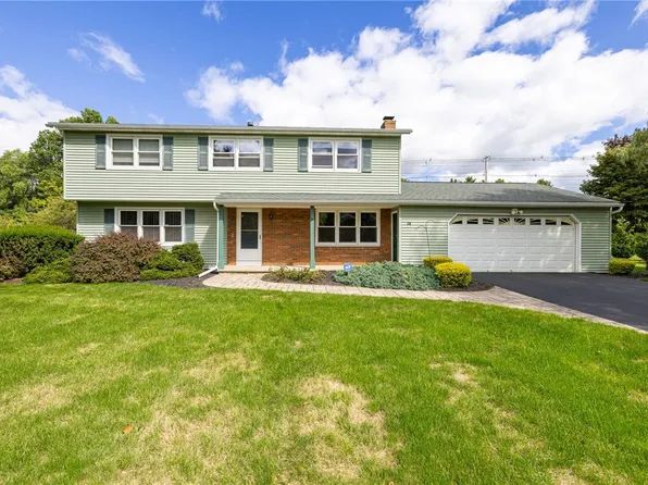 14 Peppermill Dr, Fairport, NY 14450