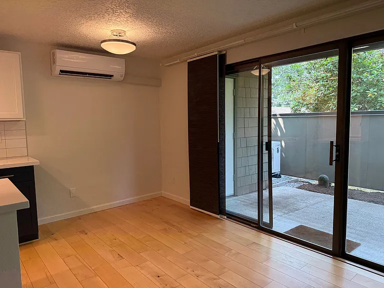 11 Crestfield Ct — Photo 5