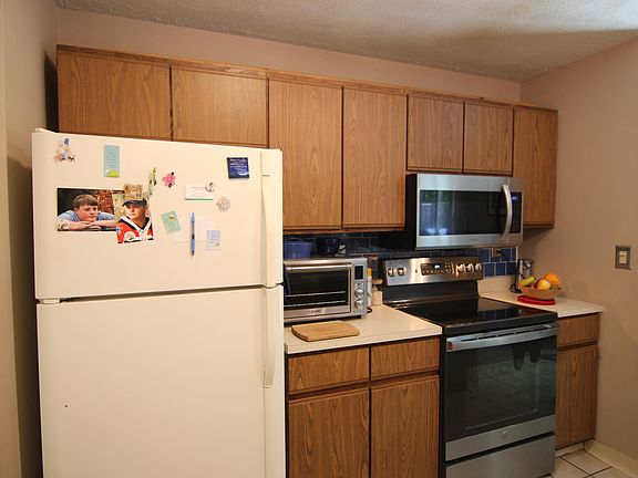 4th image of 135 Portland Avenue #503