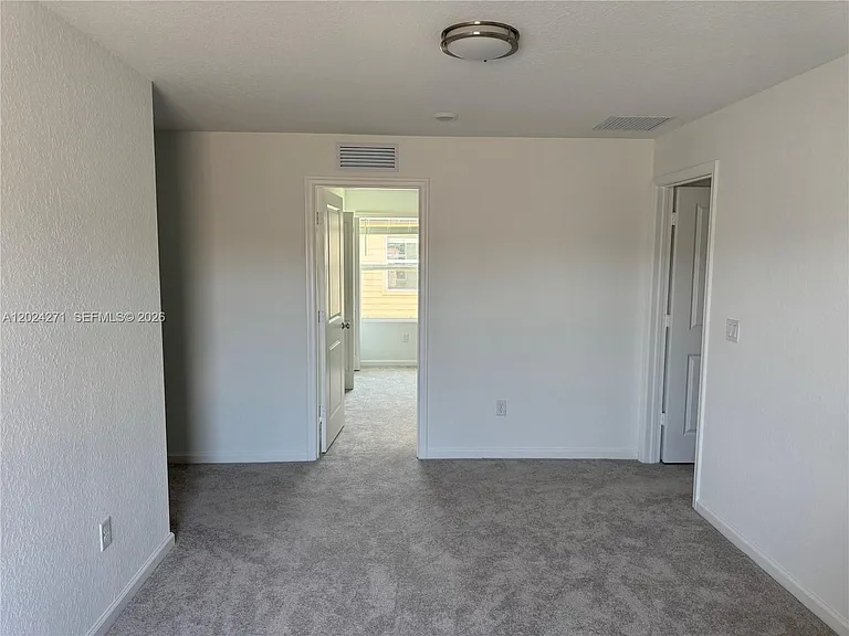 693 Carlyle Way — Photo 5