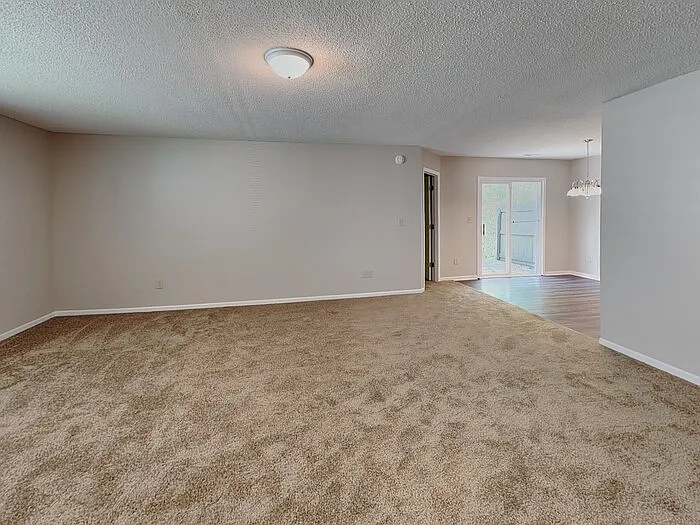 4440 Riverbrook Ln — Photo 5