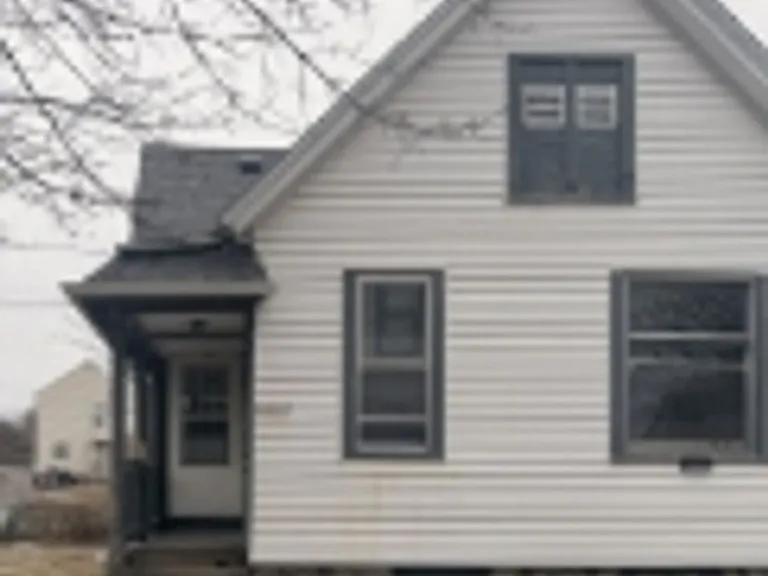 2549 N Vel R Phillips Ave — Photo 1