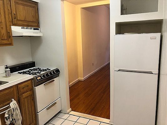 3rd image of 309 W 106th St APT 2C