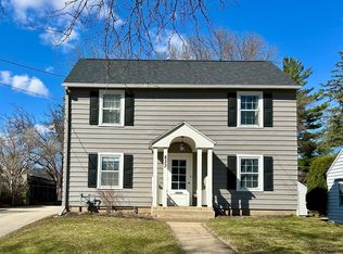 833 10th St NW, Rochester, MN 55901