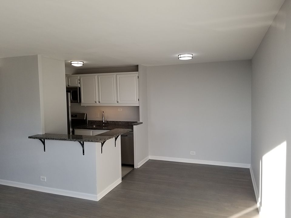 1st image of 3950 N Lake Shore Dr APT 2123