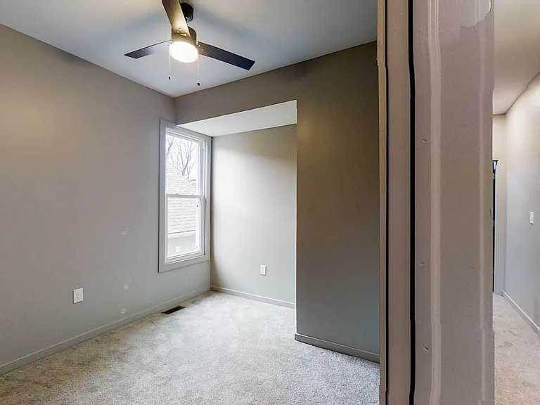1238 E Mound St — Photo 12
