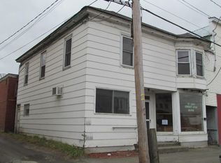 6 Parsons St, Colebrook, NH 03576