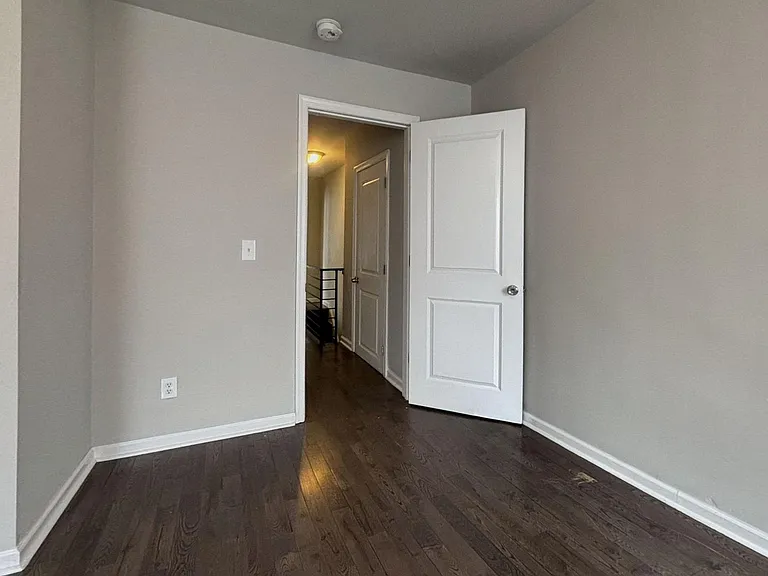 5515 Ludlow St — Photo 9