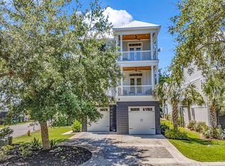 48 Half Shell Ct., Pawleys Island, SC 29585
