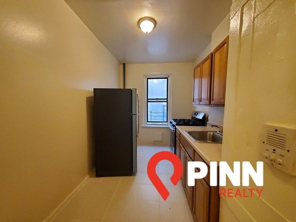 2nd image of 2685 Valentine Ave #3H