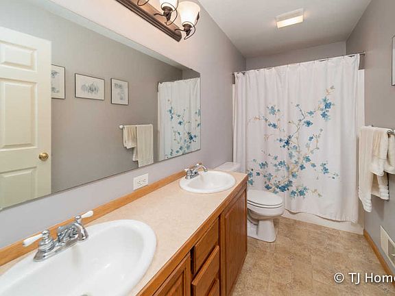 5th image of 3170 River Hill Dr