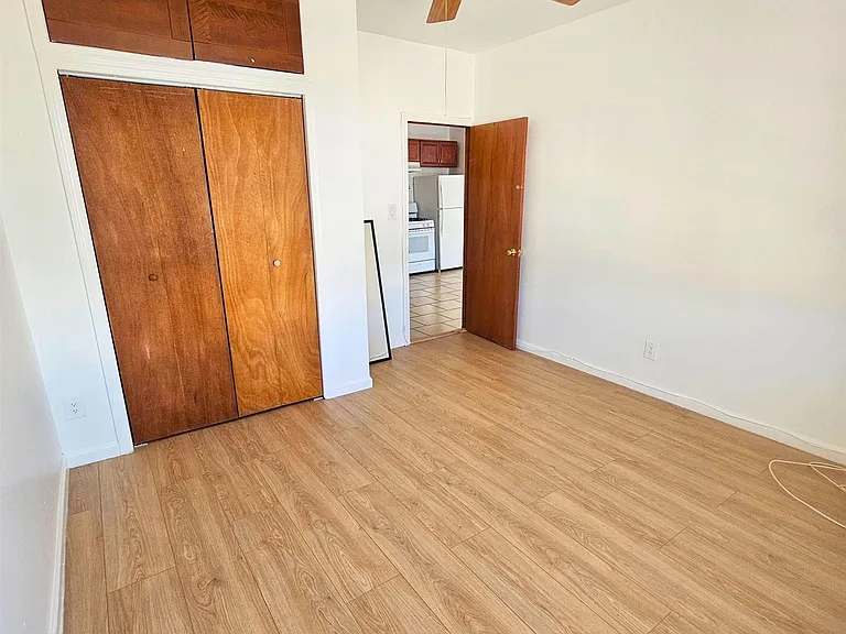 291 Linden Ave #2 — Photo 6