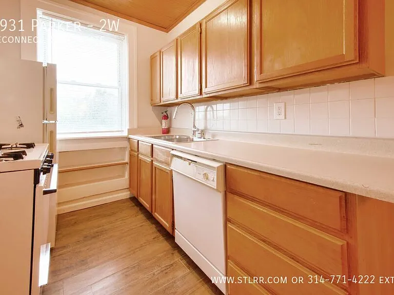 3931 Parker Ave #2W — Photo 8