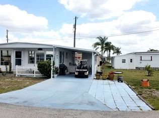 93 Orange Manor Dr, Winter Haven, FL 33884