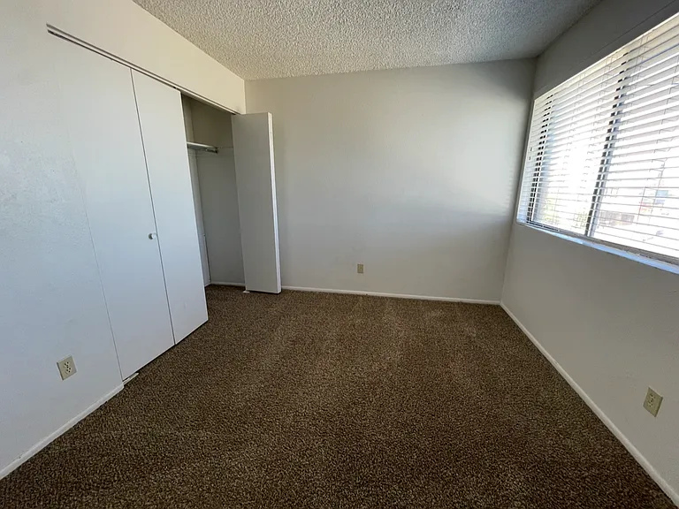 Sunrise Apartments — Photo 14