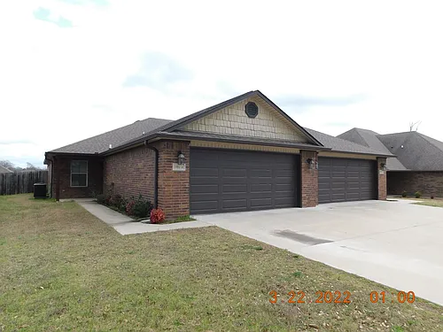 1002 Springhill Rd Photo 1