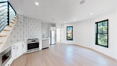 19-21 Buttonwood St #21-3