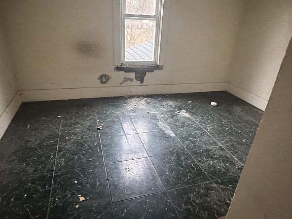 5th image of 2206 Robinwood Ave