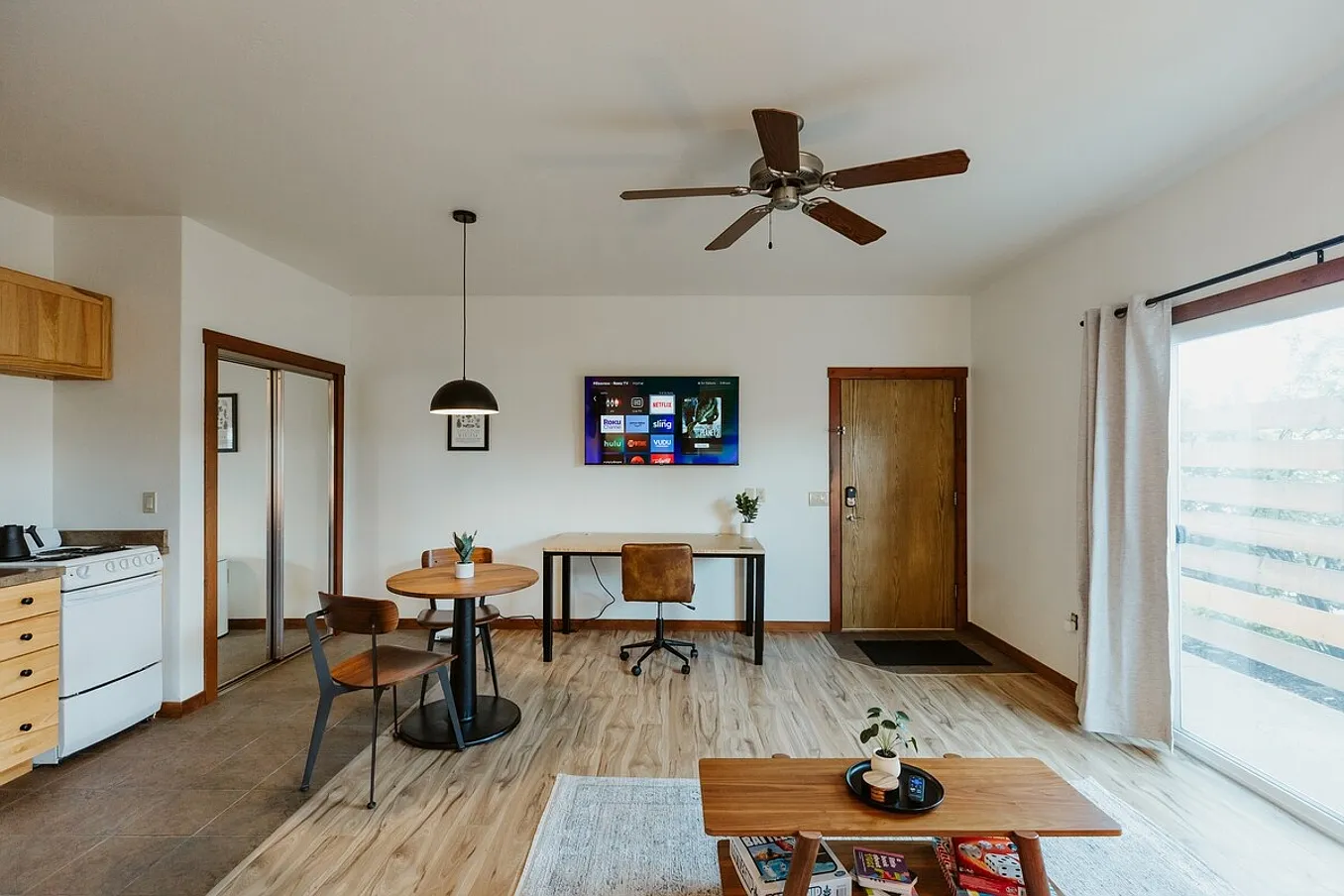 Studio, $2,777 — Photo 2