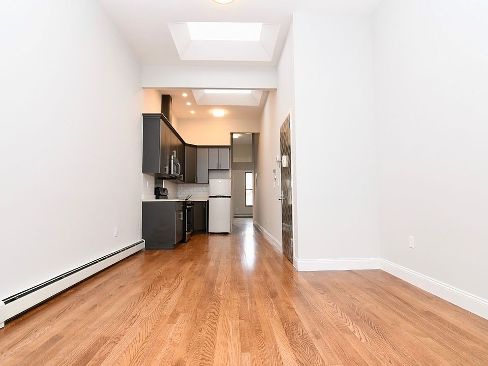 1st image of 170 Wyckoff Ave #3C