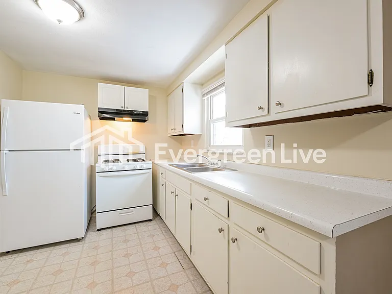 1022 Taylor St — Photo 6