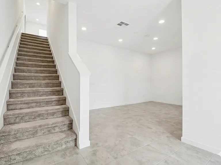 1980 Affinity Ln — Photo 3