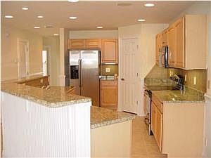 3rd image of 13840 River Road Park St #203