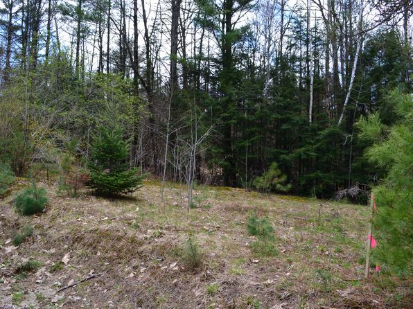 10 Howe Hill Road, Greenwood, ME 04255
