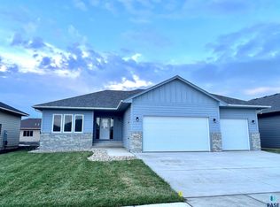 8812 W Rathburn St, Sioux Falls, SD 57106