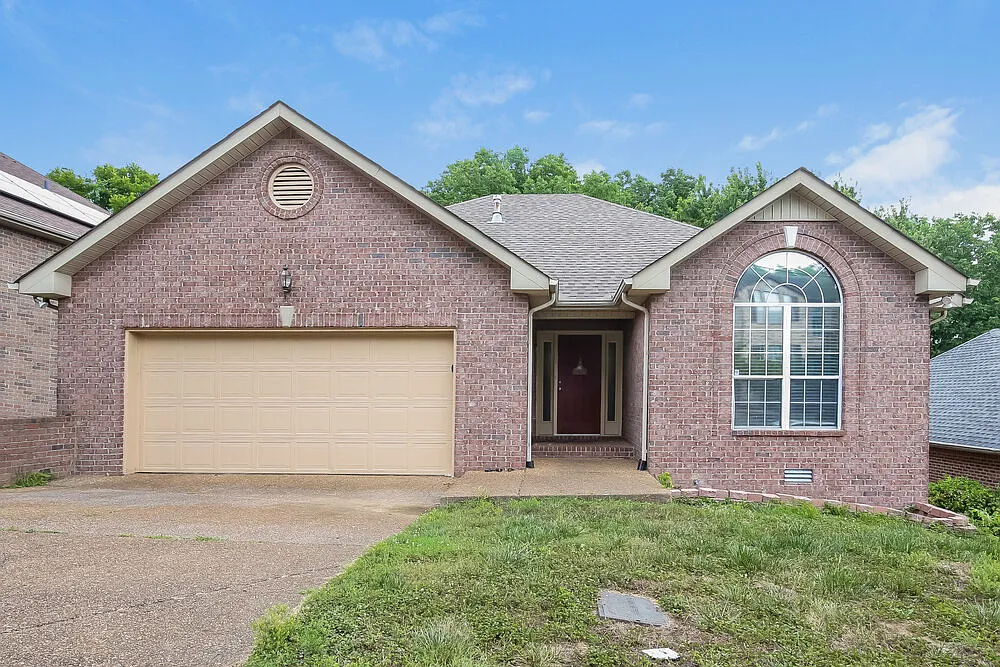 4 bed, 2.5 bath, 2378 sqft, $2,545 — Photo 1