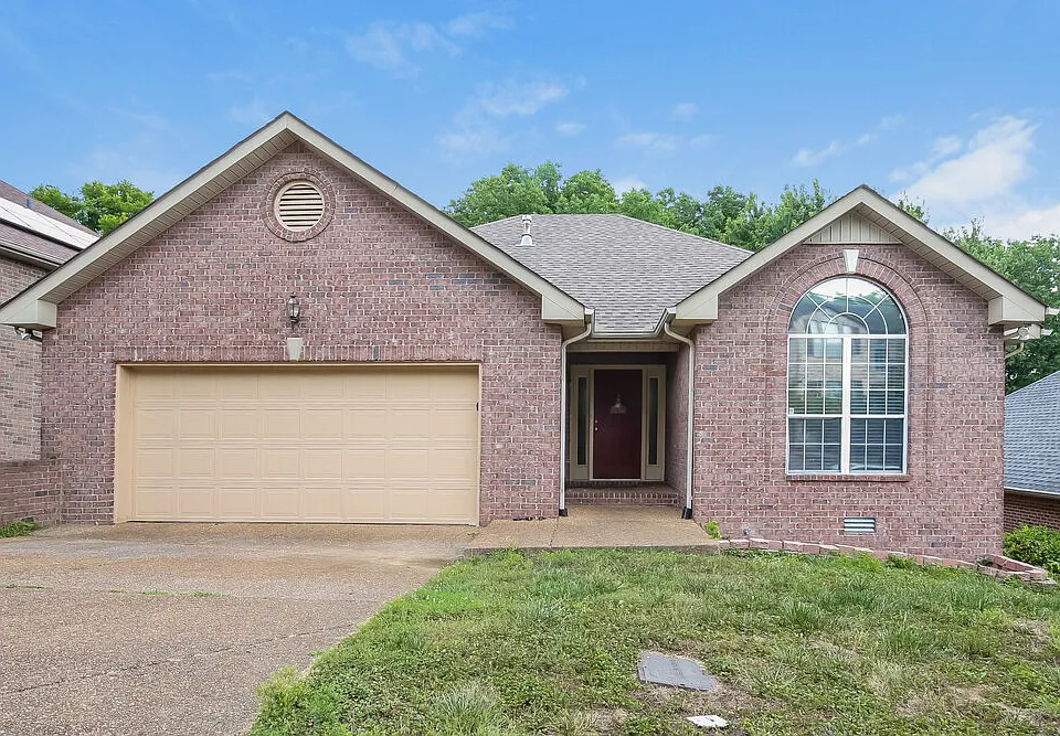 4928 Alexis Dr