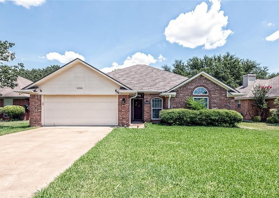 1st image of 2200 Rey Dr