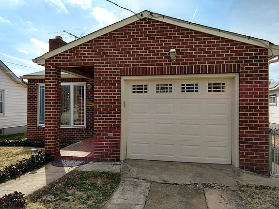 single car garage and driveway