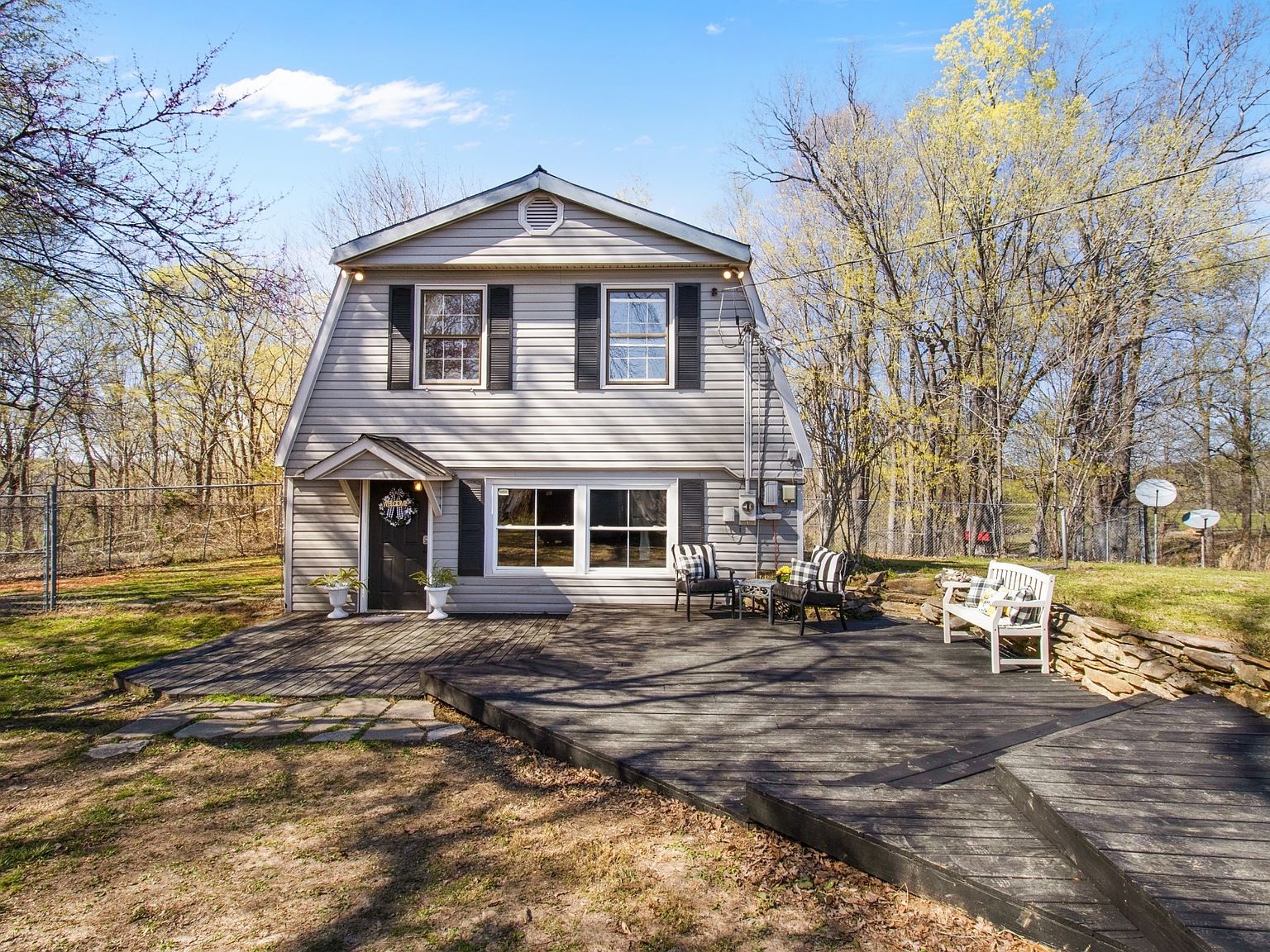 1090 Charlie Read Rd S, Chapmansboro, TN 37035 Zillow