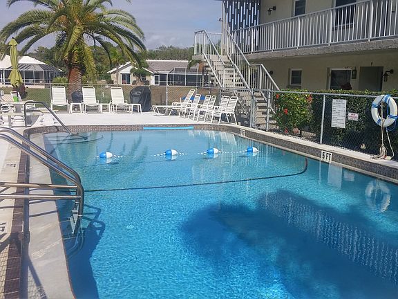 2nd image of 250 Englewood Isles Pkwy APT 11