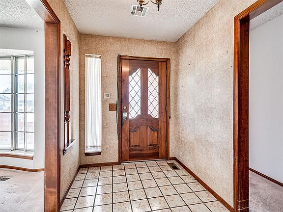 5th image of 1005 SW 118th Pl