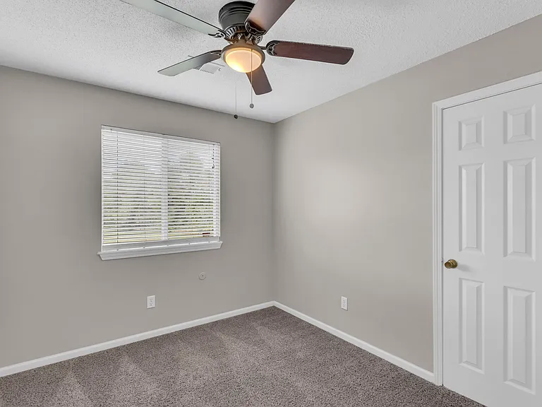 810 N Willie St — Photo 16