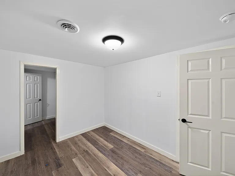 4205 Carroll Ave — Photo 8