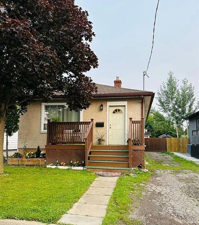 1st image of 10 Parkwood Dr